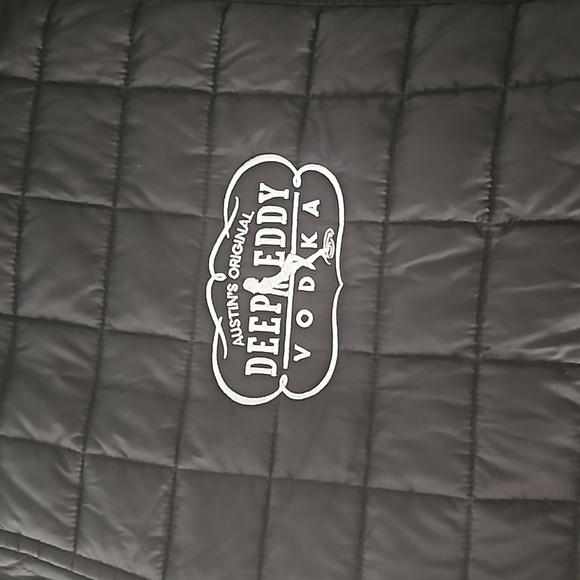 The North Face Light quilted puffer jacket with Deep Eddy Vodka emblem 2xl - Picture 3 of 5